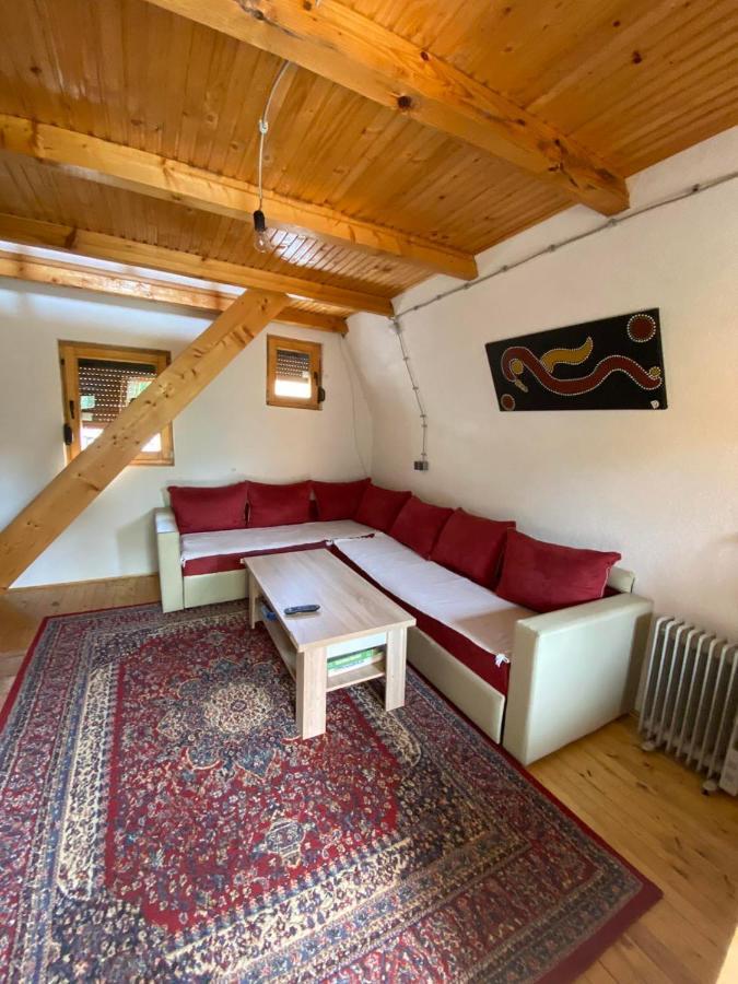 Bed And Breakfast Umoljani Exterior foto
