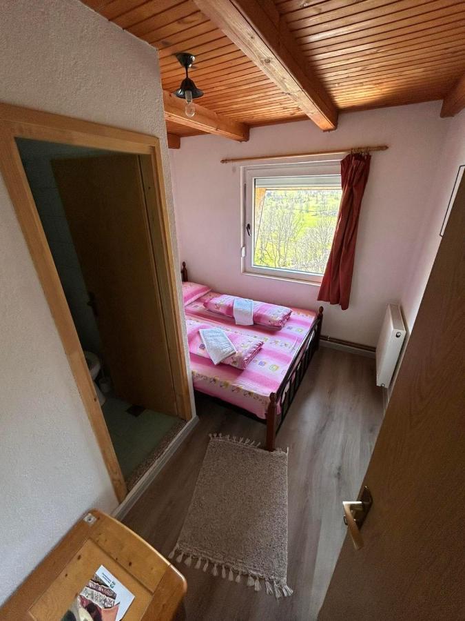 Bed And Breakfast Umoljani Zimmer foto