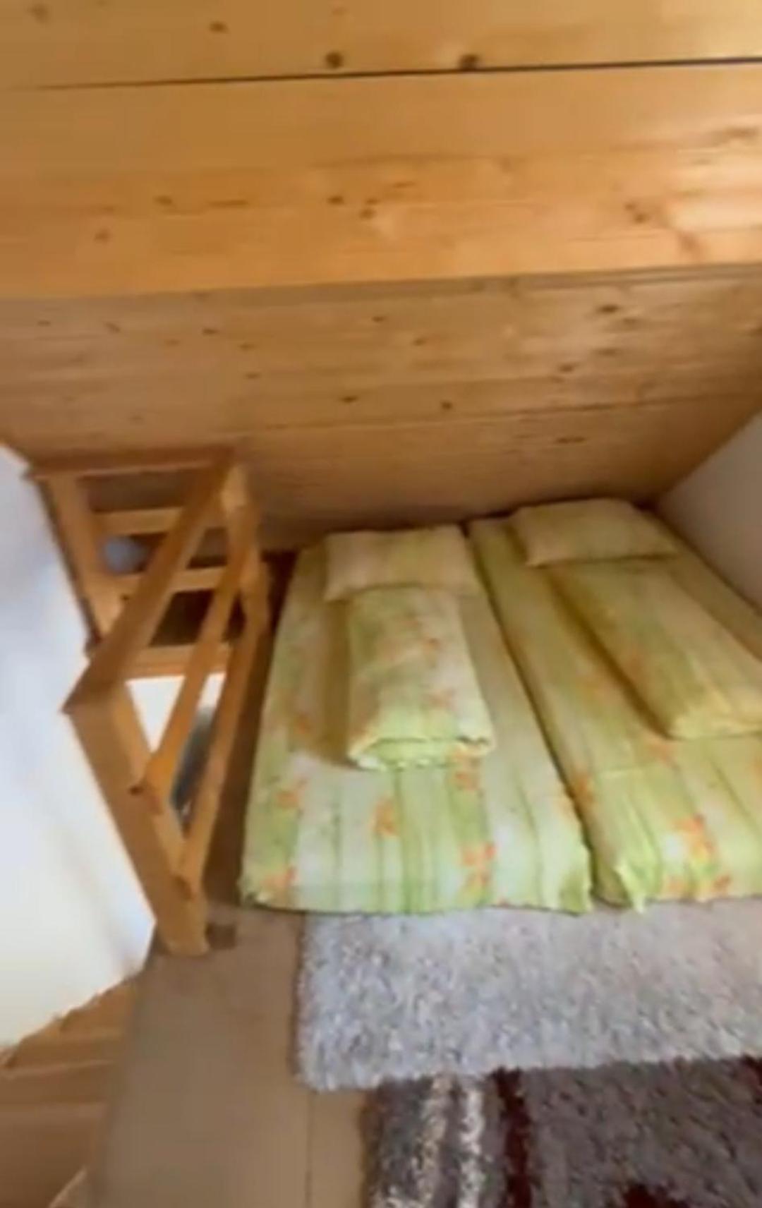 Bed And Breakfast Umoljani Zimmer foto