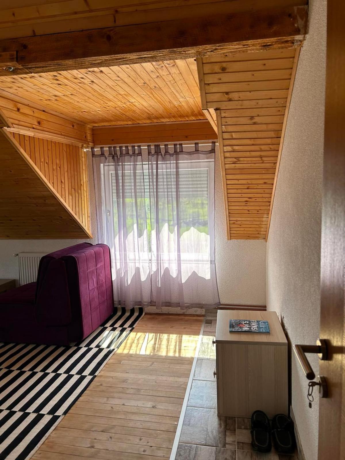 Bed And Breakfast Umoljani Zimmer foto